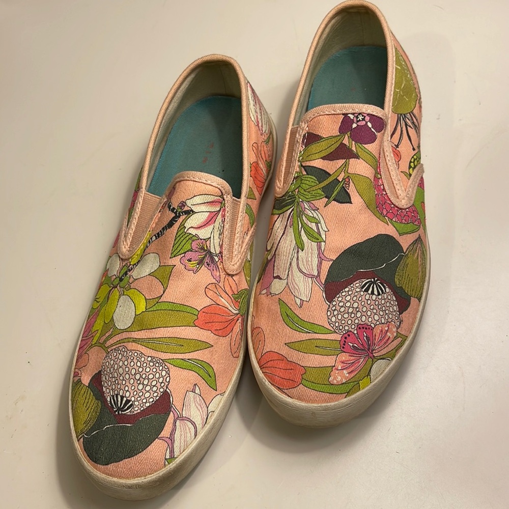 Seavees Trina turk slip on shoes in floral print size 8
